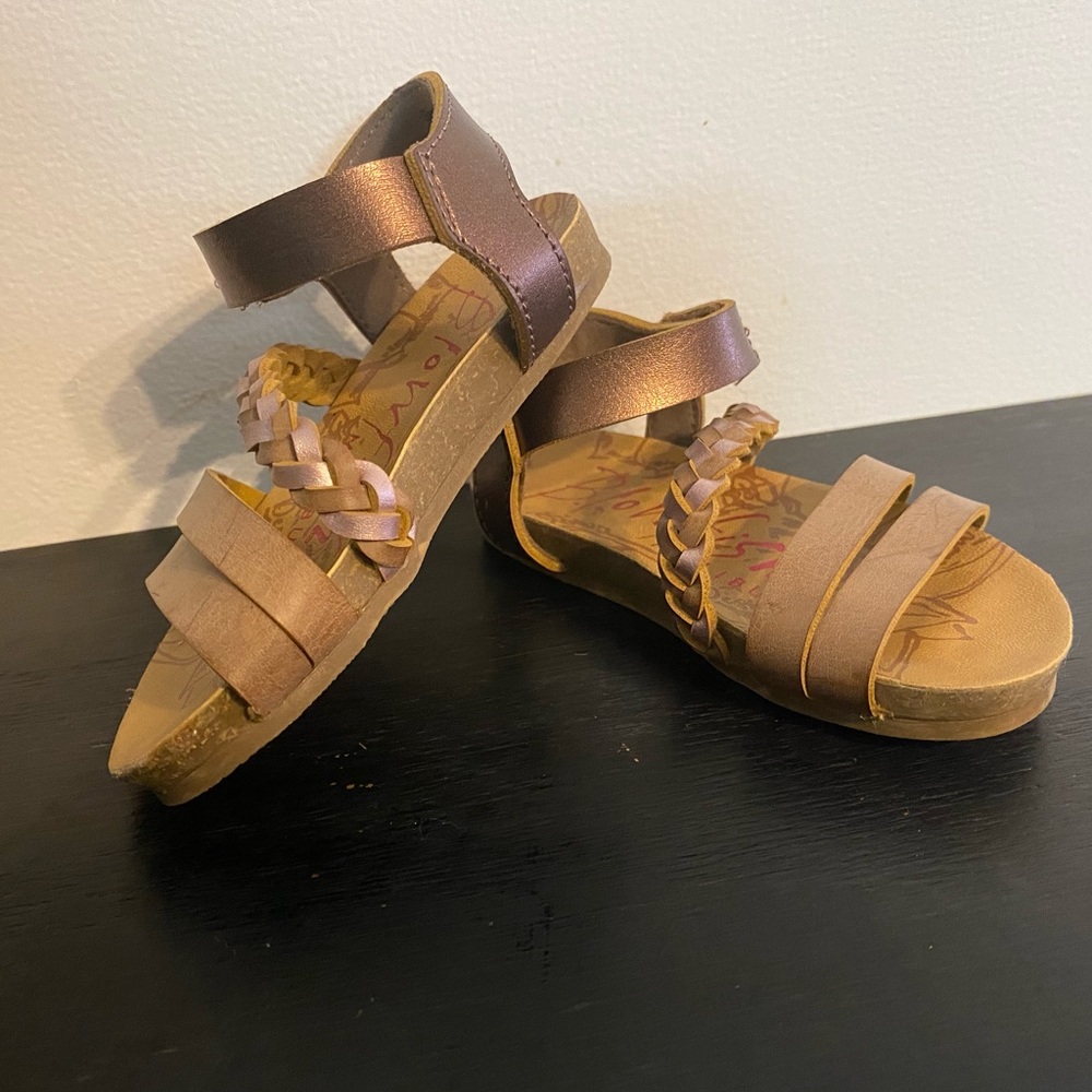 Super cute toddler shoes size 5